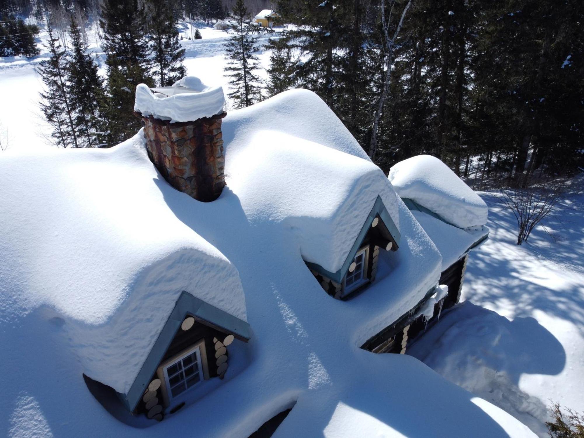 Domaine Le Bostonnais - Le Village En Bois Rond La Tuque Dış mekan fotoğraf