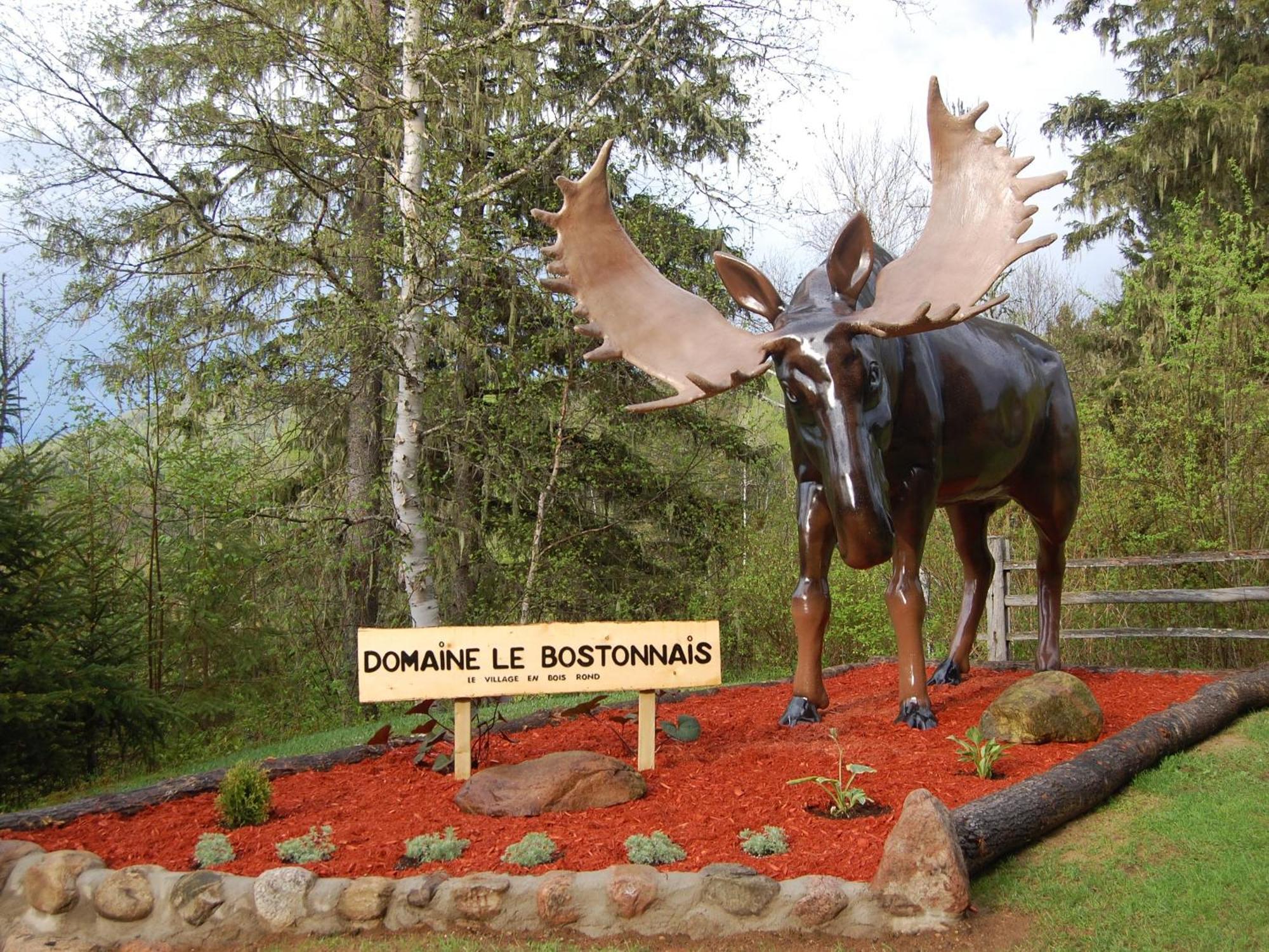 Domaine Le Bostonnais - Le Village En Bois Rond La Tuque Dış mekan fotoğraf