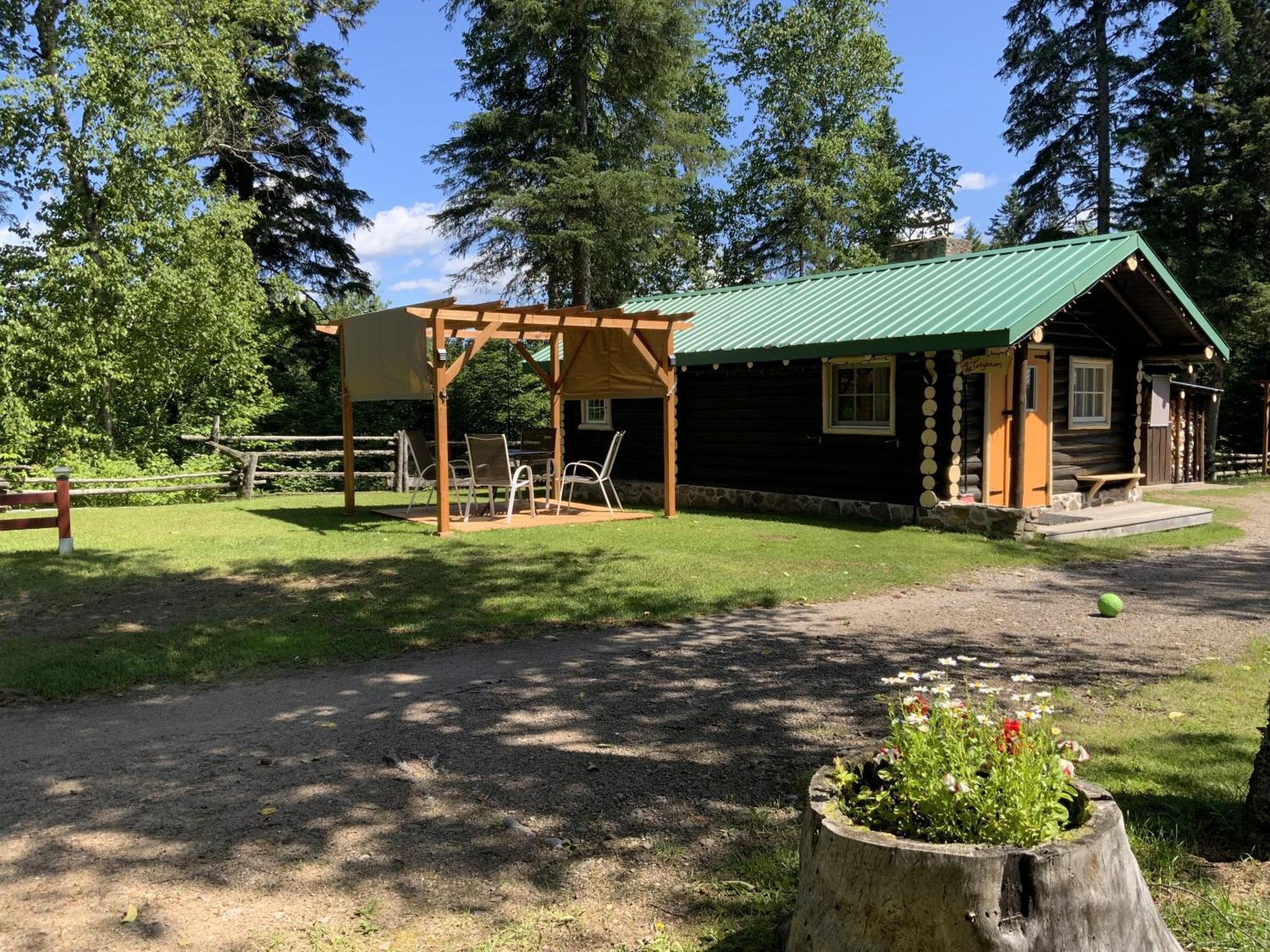 Domaine Le Bostonnais - Le Village En Bois Rond La Tuque Oda fotoğraf
